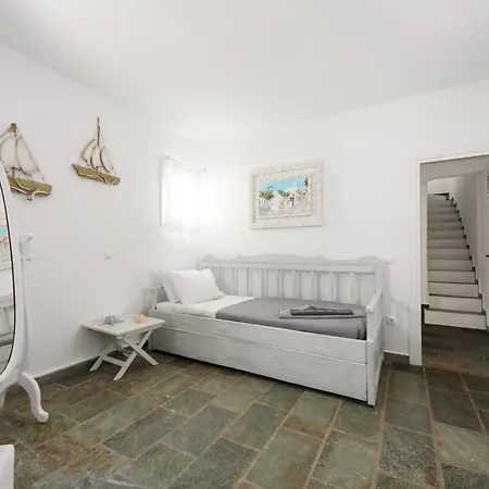 Holiday home Paros 3 Bedrooms Messonette For 6 Persons By Mps *